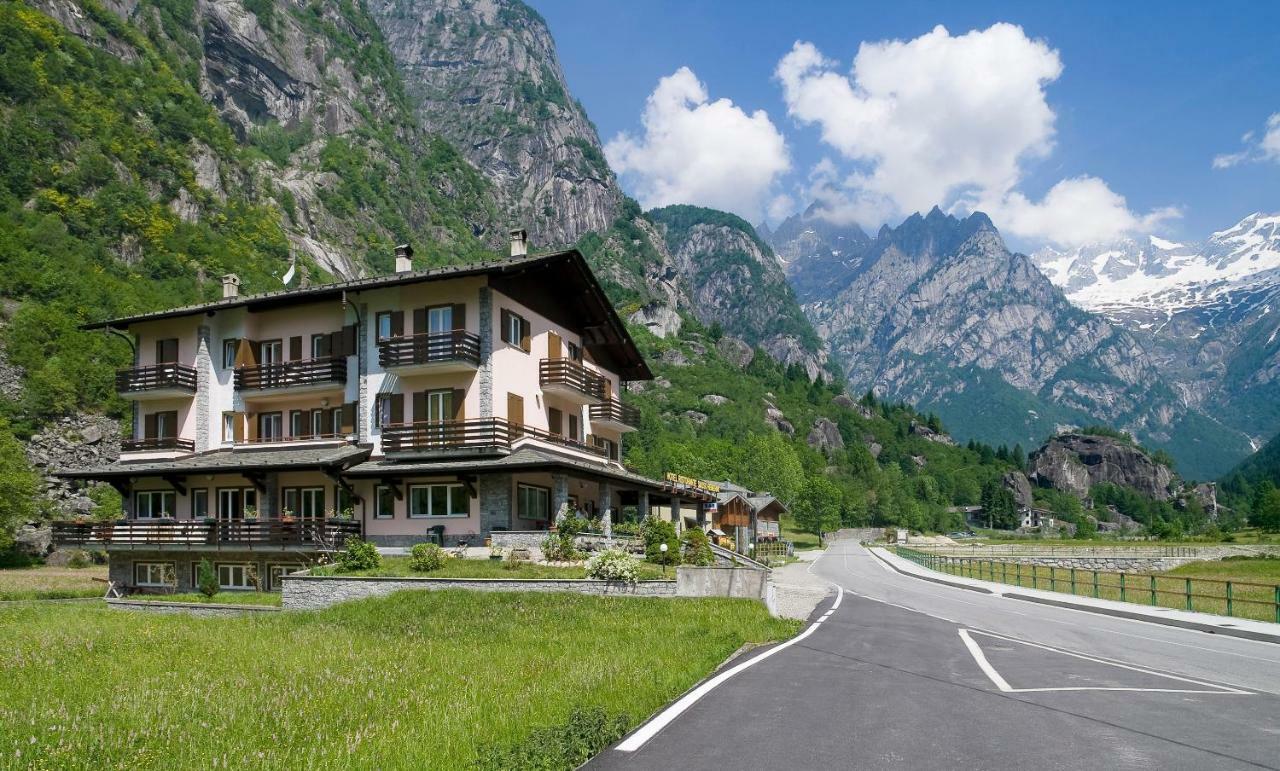 Hotel Ristorante Sasso Remenno Val Masino Exteriör bild