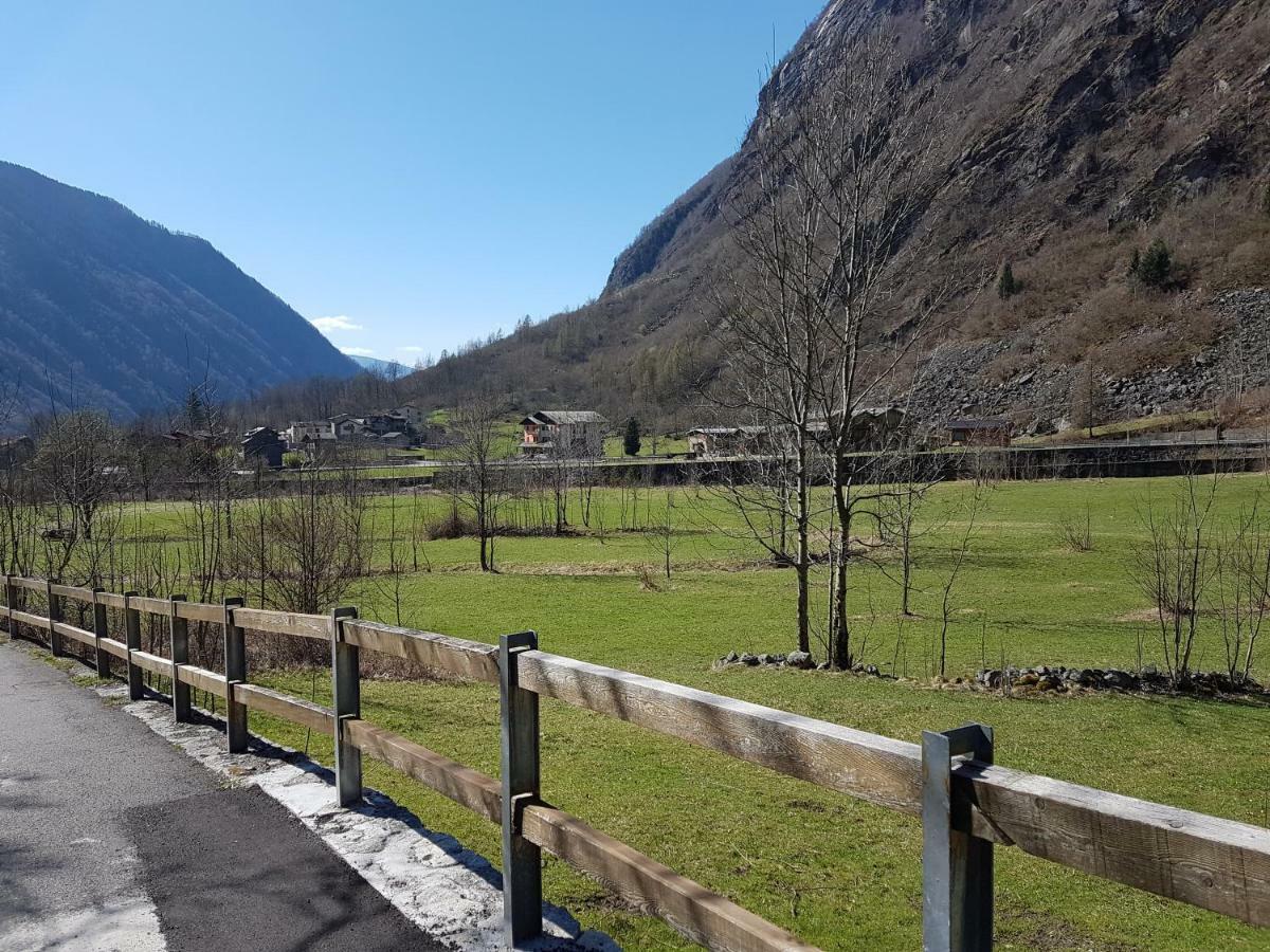 Hotel Ristorante Sasso Remenno Val Masino Exteriör bild