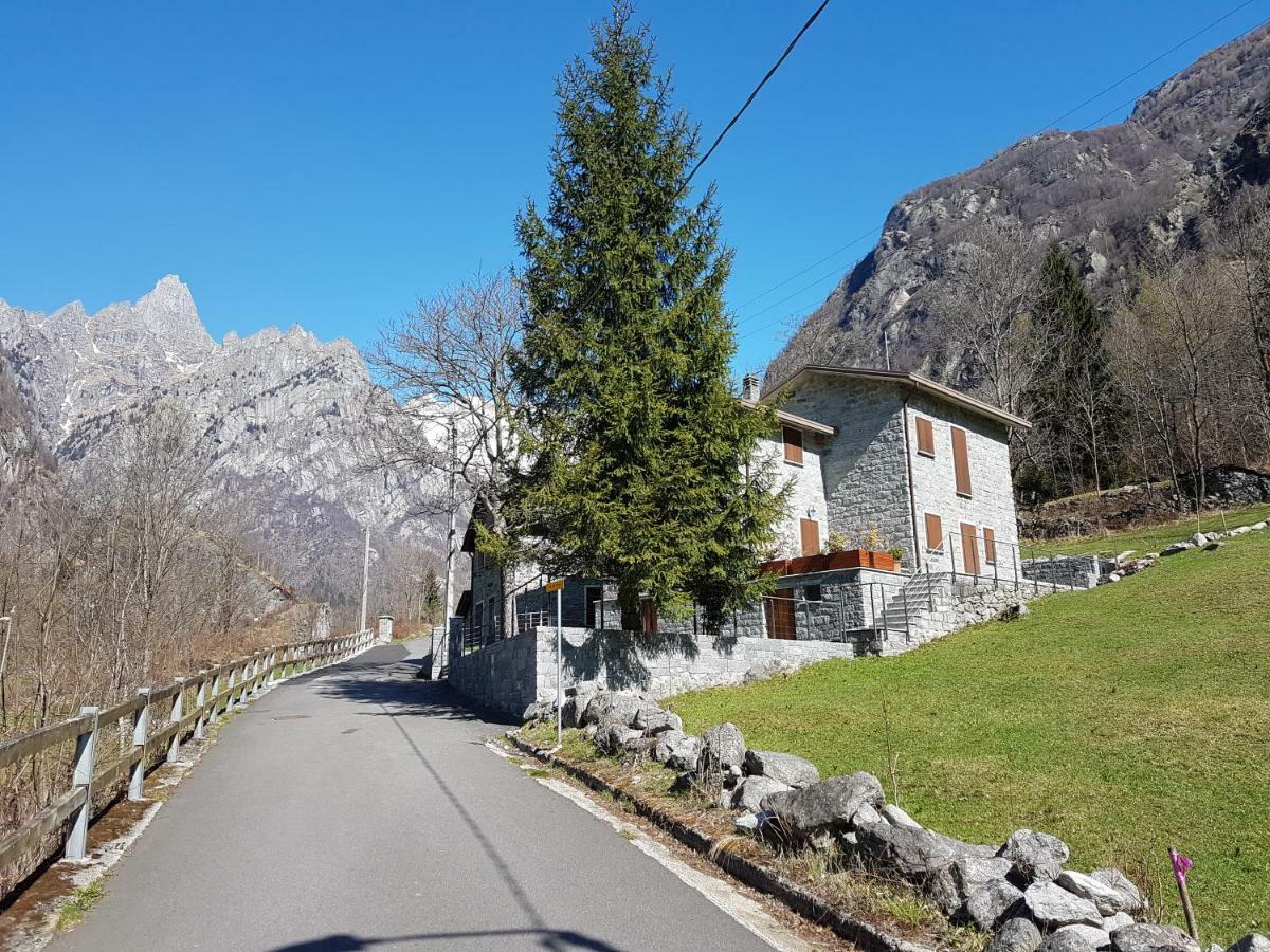 Hotel Ristorante Sasso Remenno Val Masino Exteriör bild
