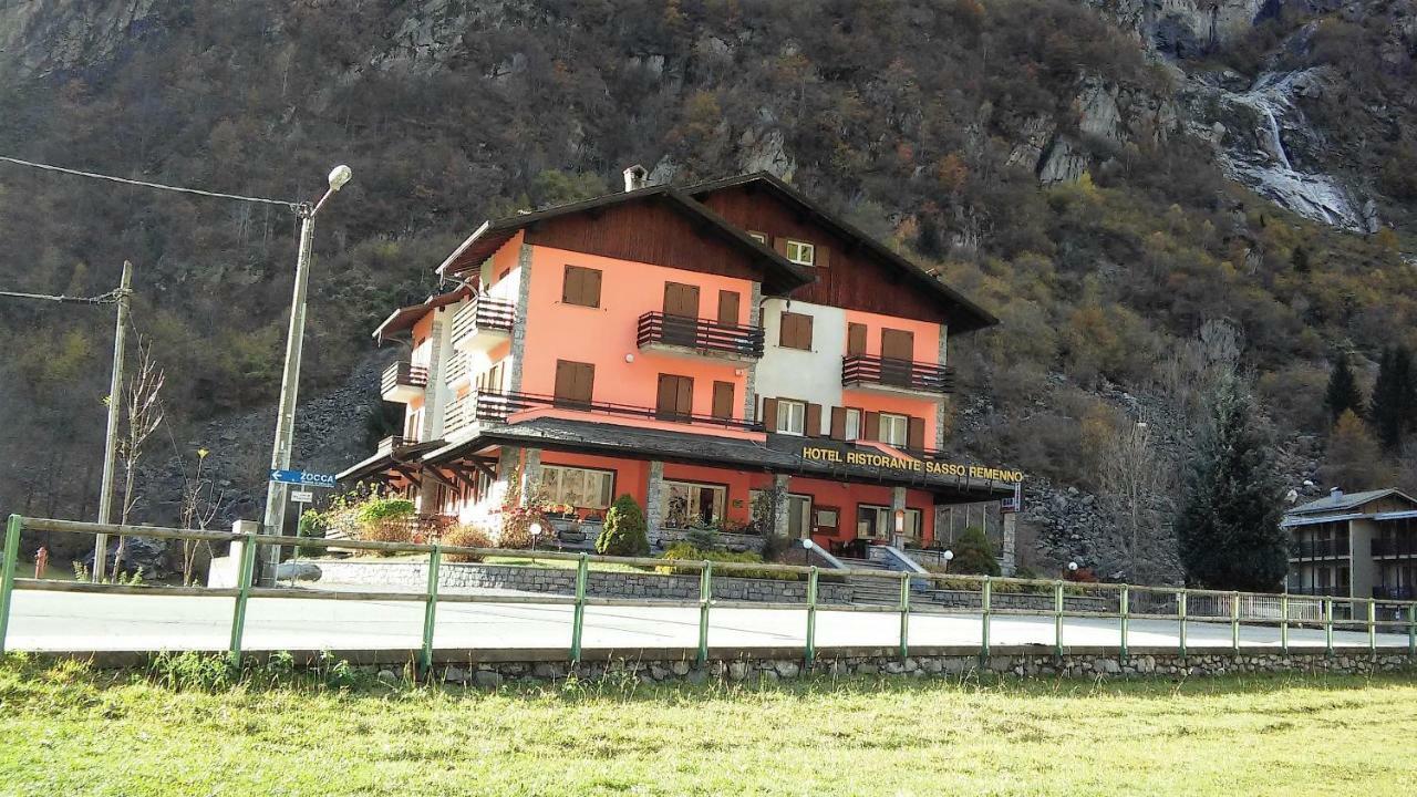 Hotel Ristorante Sasso Remenno Val Masino Exteriör bild