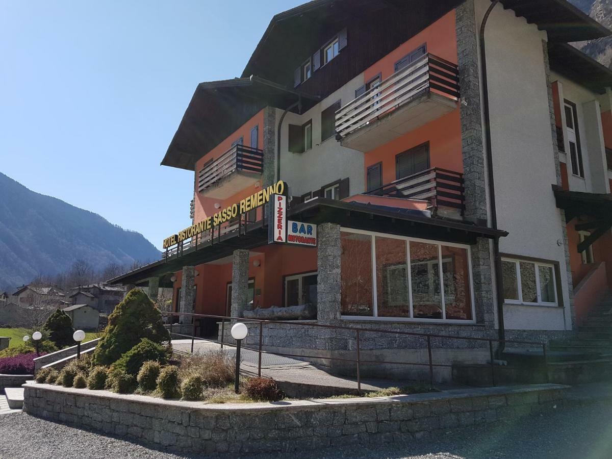Hotel Ristorante Sasso Remenno Val Masino Exteriör bild