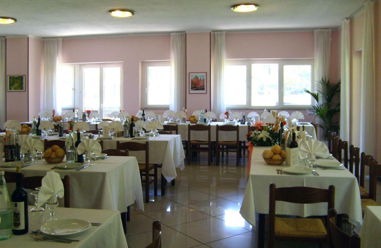 Hotel Ristorante Sasso Remenno Val Masino Exteriör bild